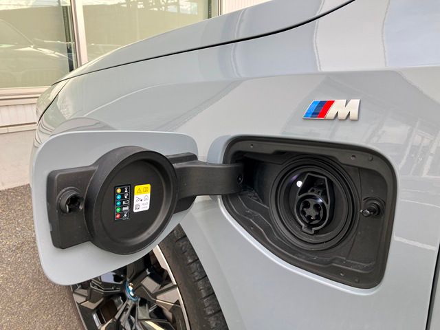 BMW i5 eDrive40 Sedan RHD