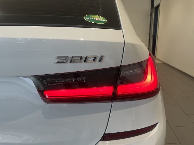 G21 320i RHD