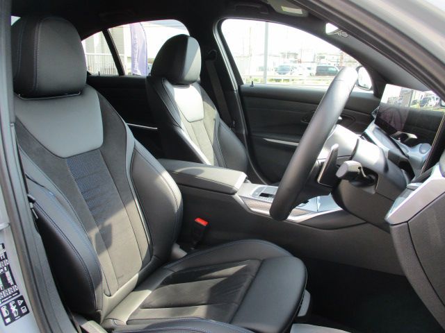 320d xDrive Berline RHD
