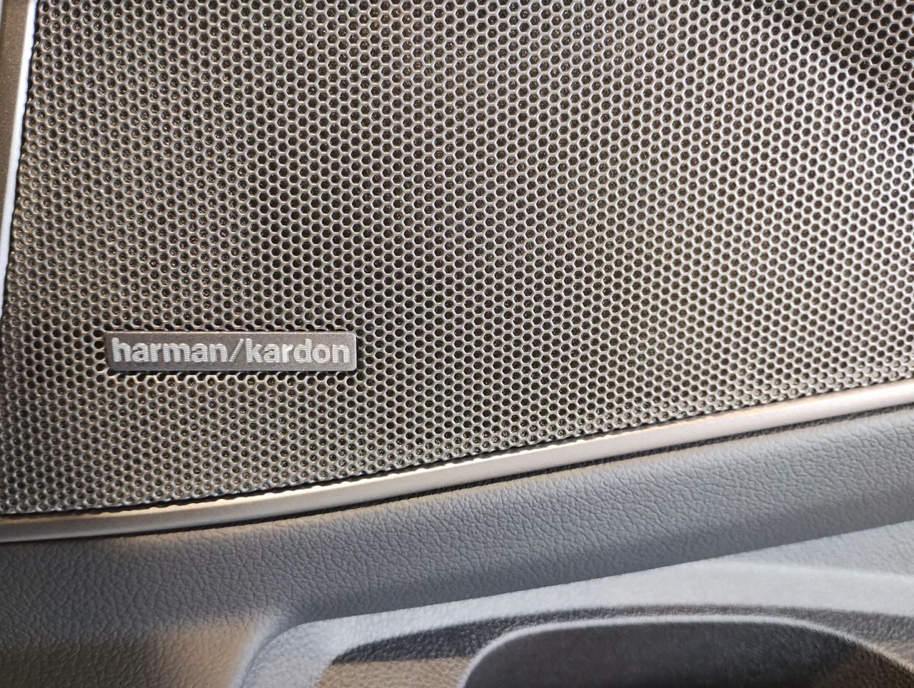 320d xDrive Berline RHD