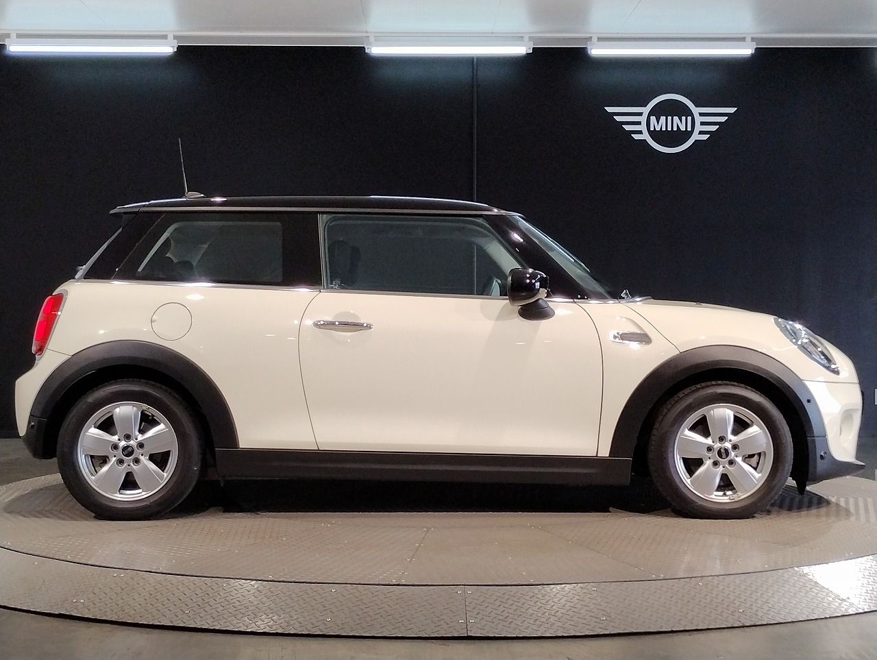 F56 MINI Cooper 3-Door Hatch LCI