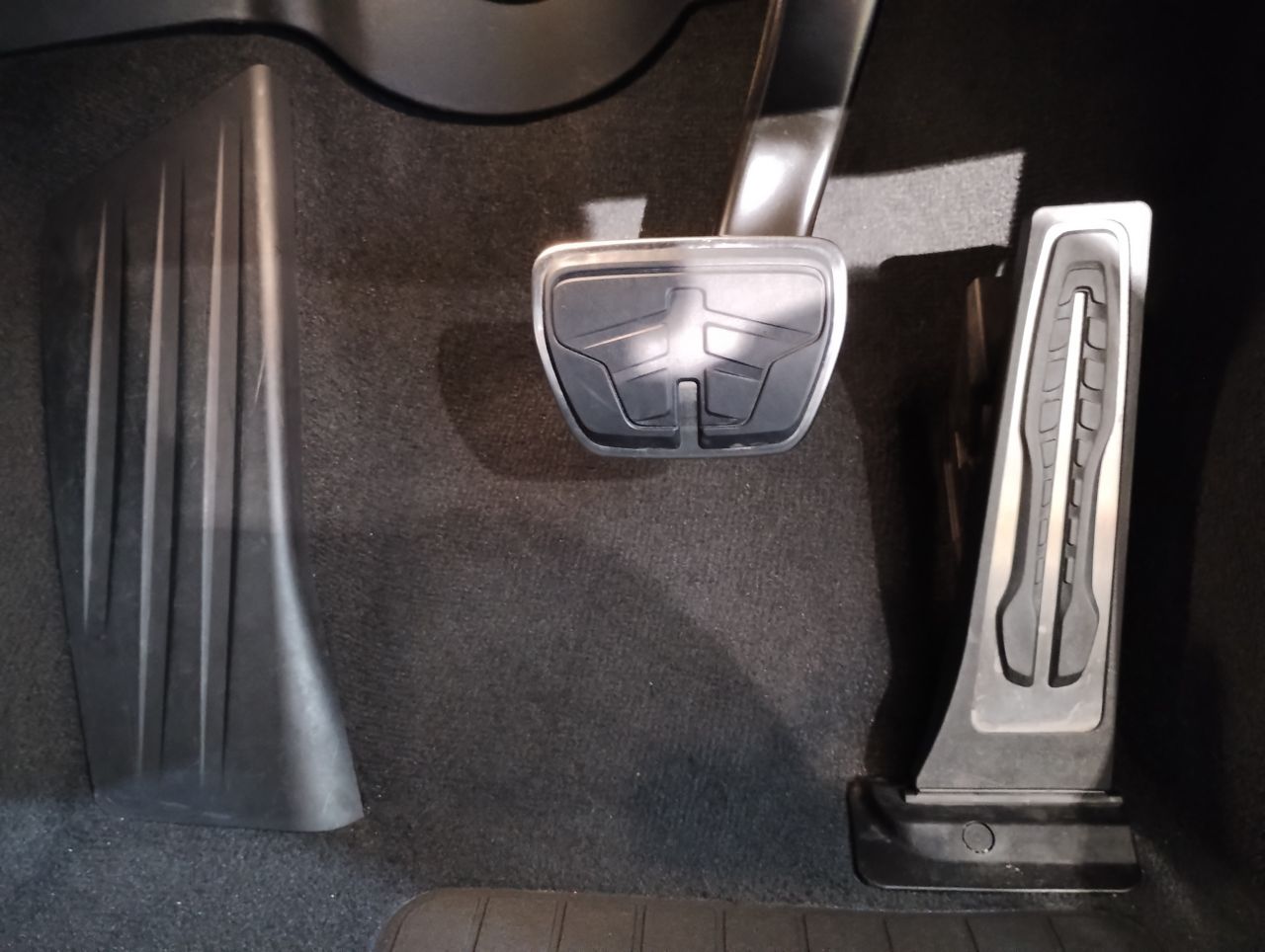 320d xDrive Berline RHD