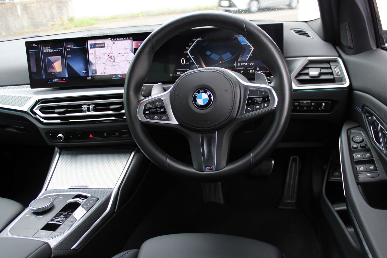 320d xDrive Berline RHD