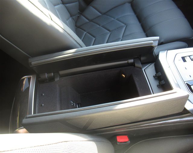 BMW i7 eDrive50 Sedan RHD