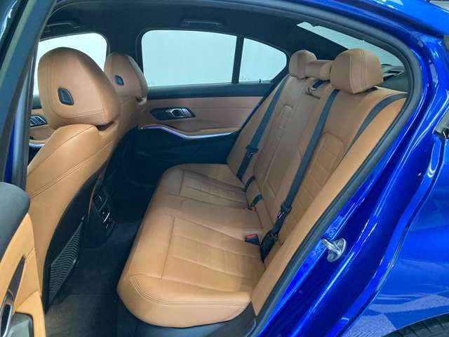 G20 320d xDrive RHD Saloon