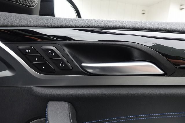 G01 X3 M40i RHD ZA