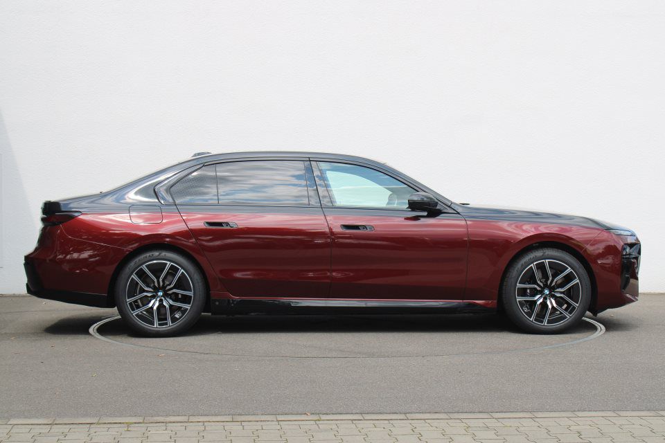 BMW 750