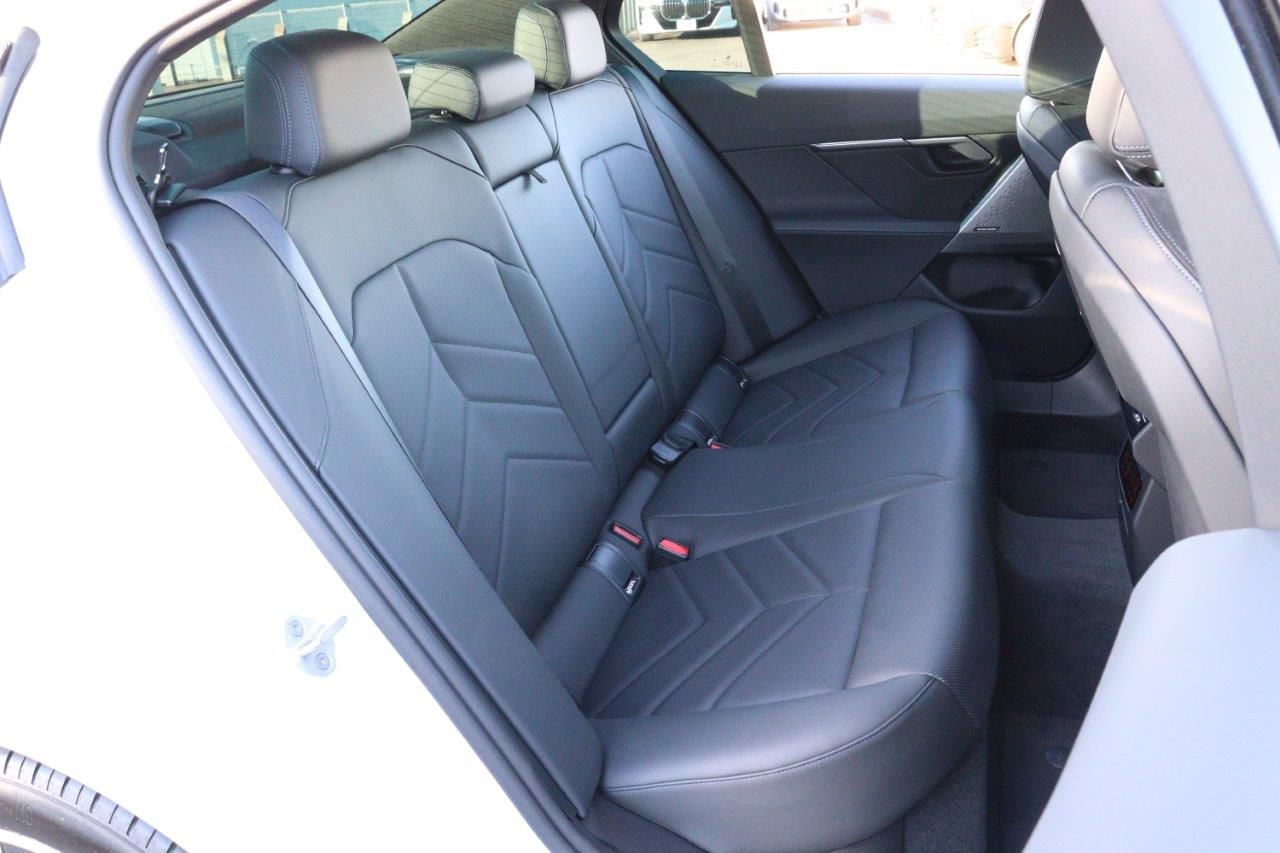 BMW i5 eDrive40 Sedan RHD