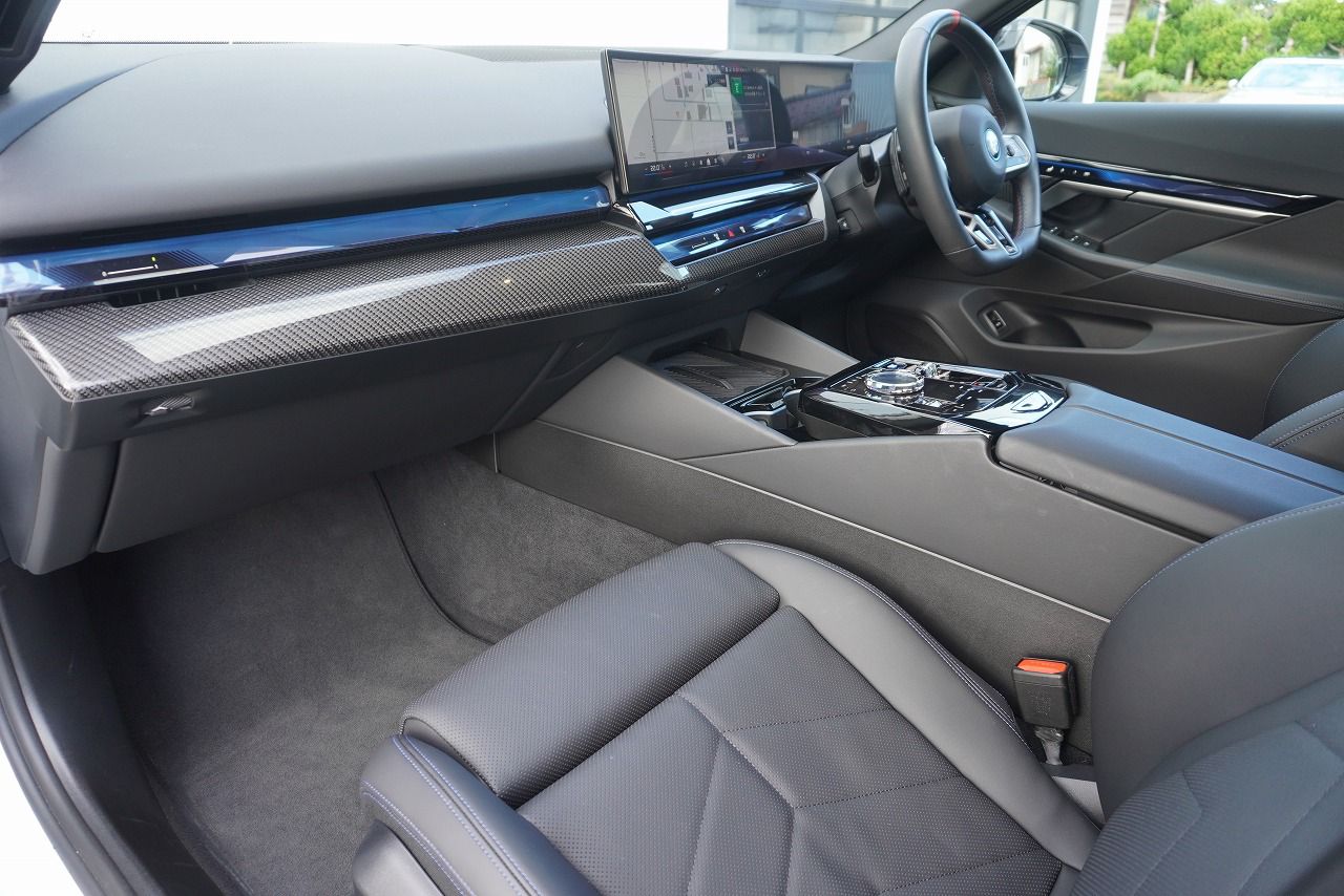 BMW i5 M60 xDrive Sedan RHD