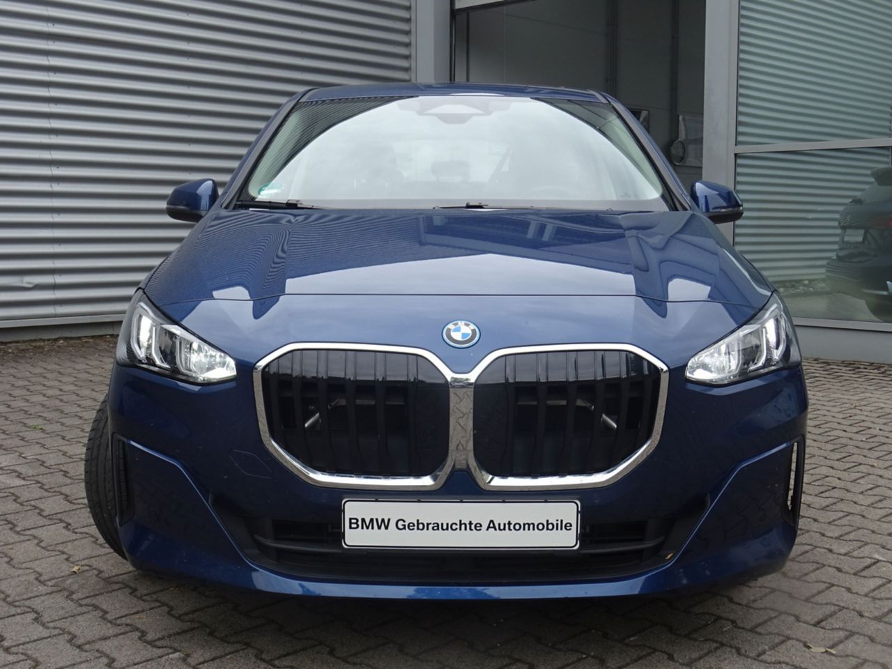 BMW 225