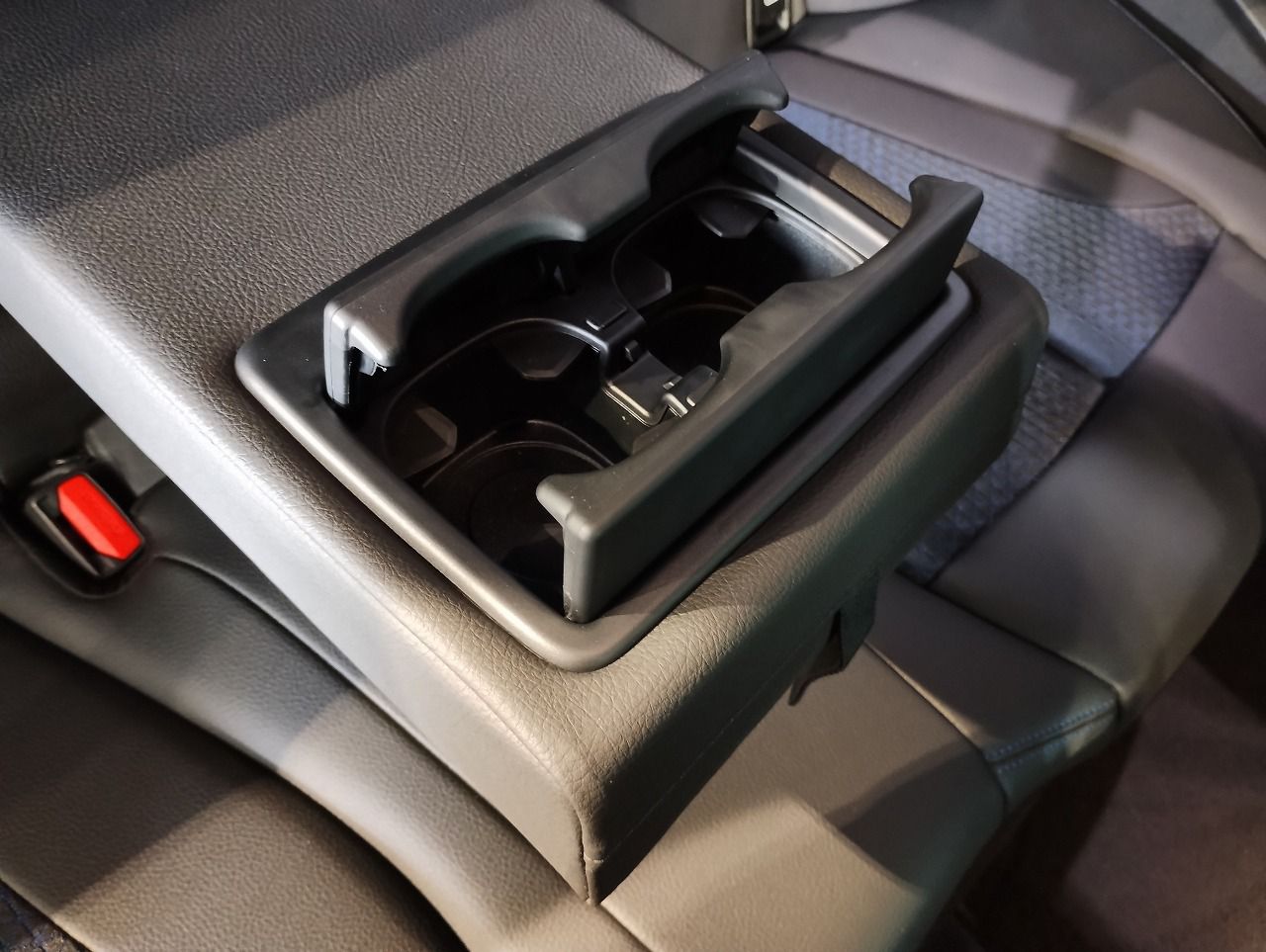 F40 118d Sports Hatch 5-door B47 2.0d