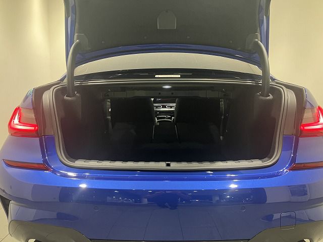 G20 320i Saloon RHD TU