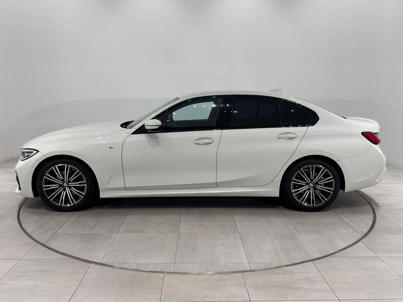 G20 320i Saloon RHD TU