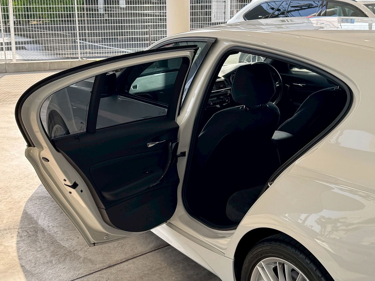 118D 5DOOR RHD