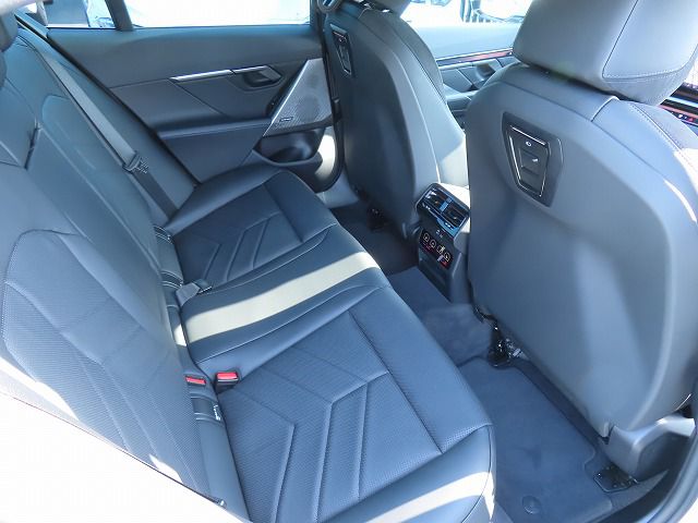BMW i5 eDrive40 Sedan RHD