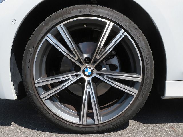 320d xDrive Berline RHD