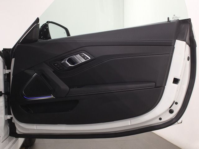 G29 z4 sDrive20i RHD