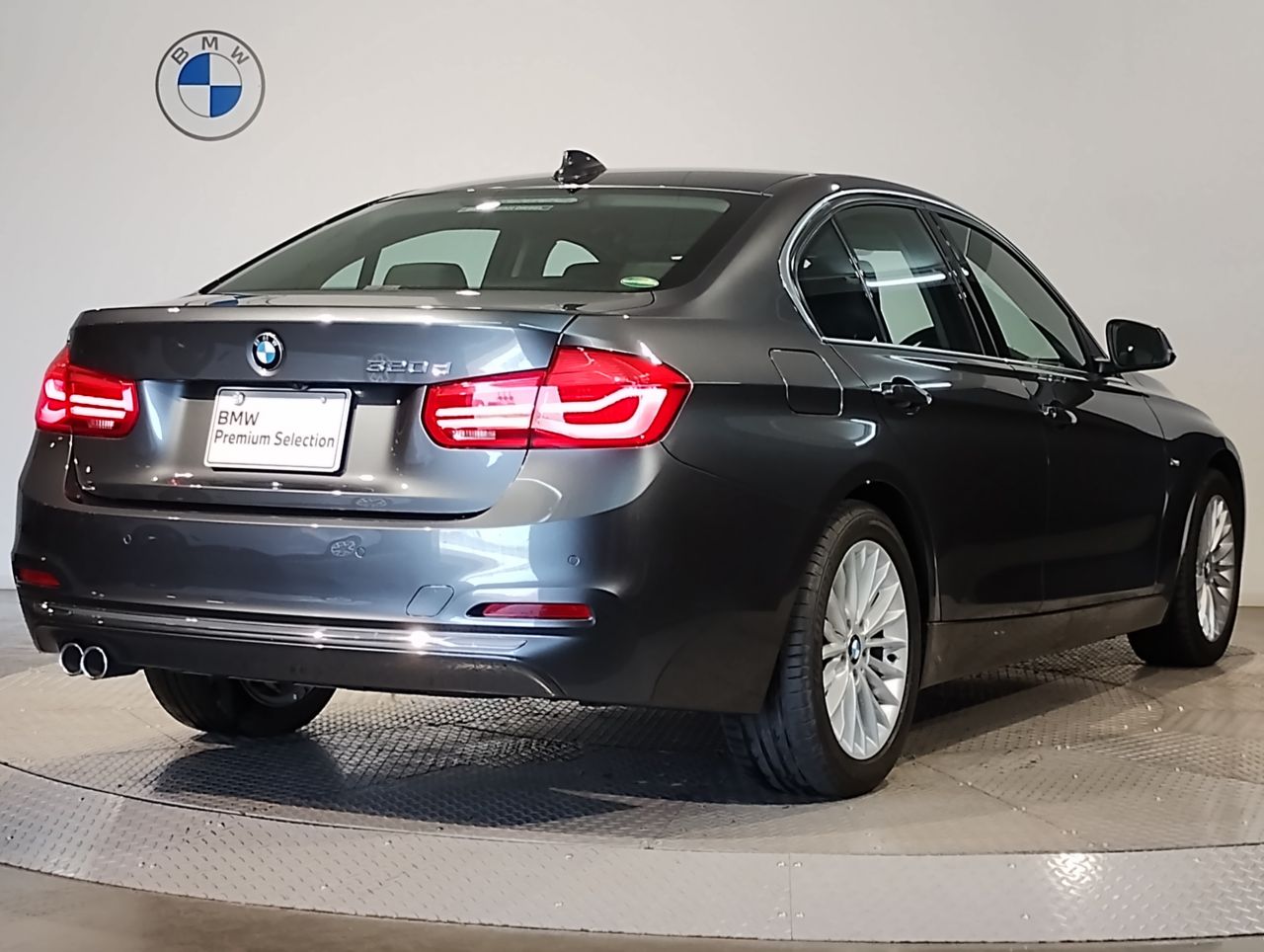 320D SEDAN RHD