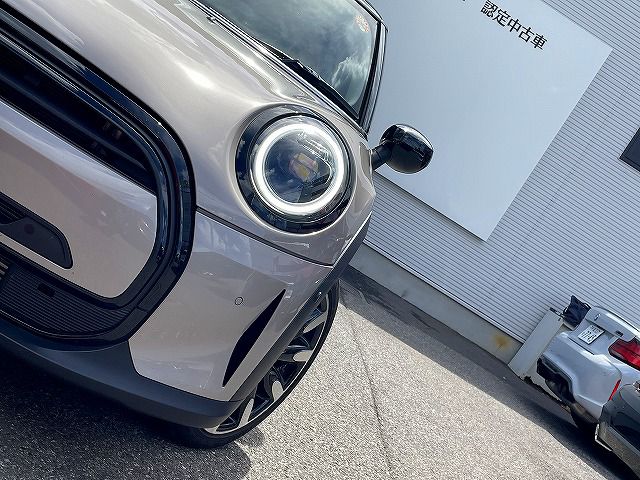 MINI Cooper F56 RHD