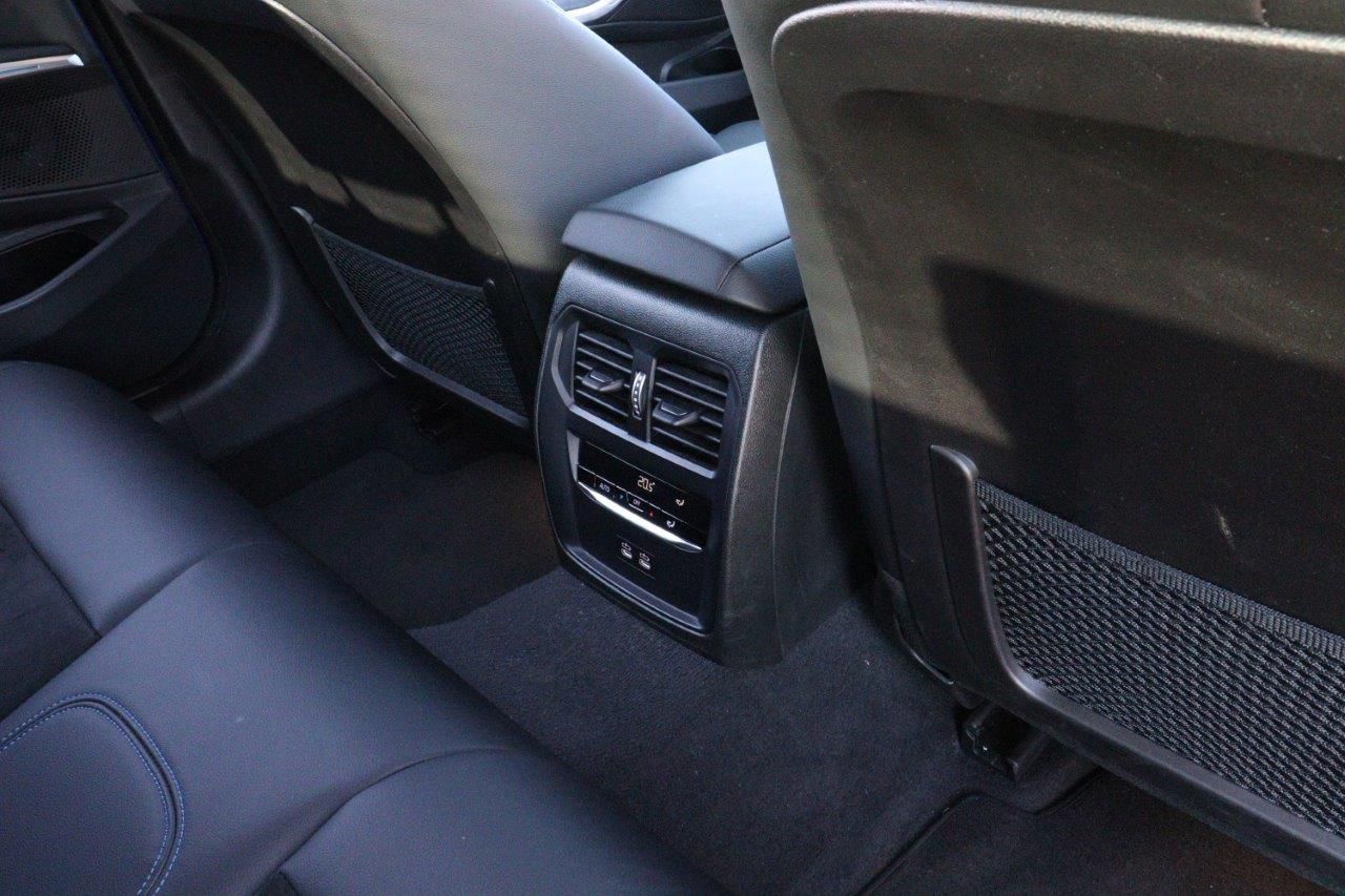 320d xDrive Berline RHD