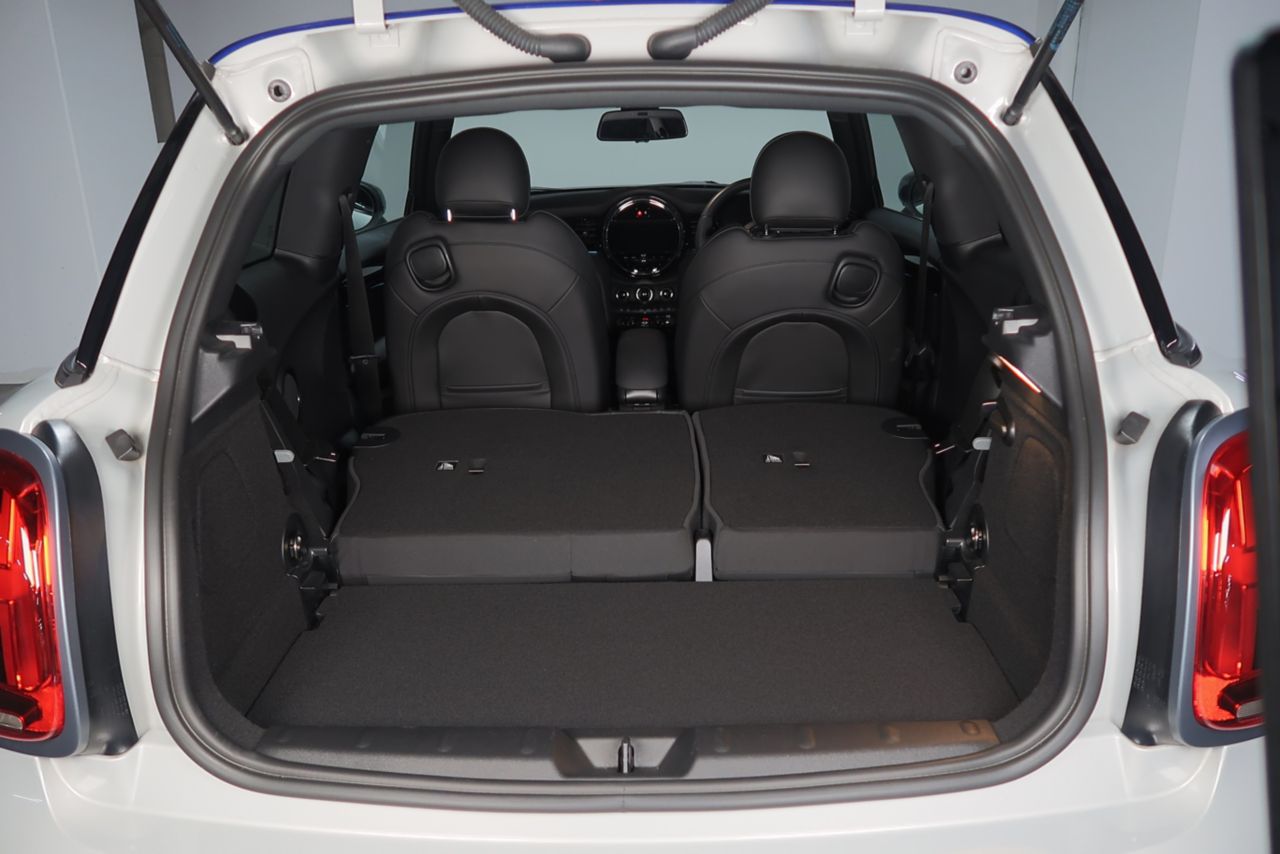 MINI Cooper F56 RHD