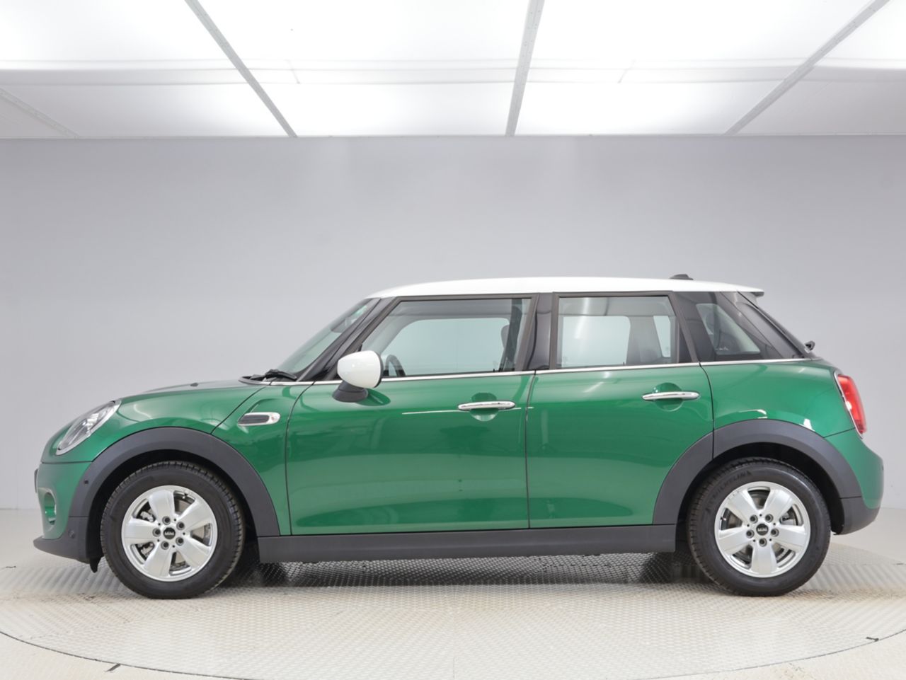 MINI F55 Cooper D 5dr Hatch LCI