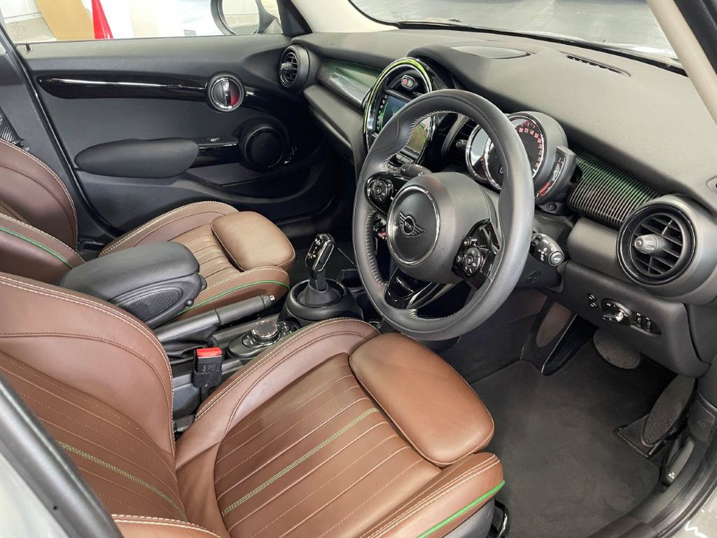 F55 MINI Cooper 5-Door Hatch LCI