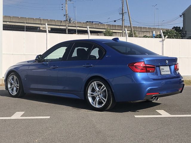 330E IPERFORMANCE SEDAN RHD