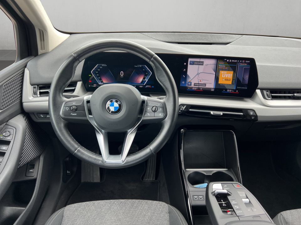 BMW 218