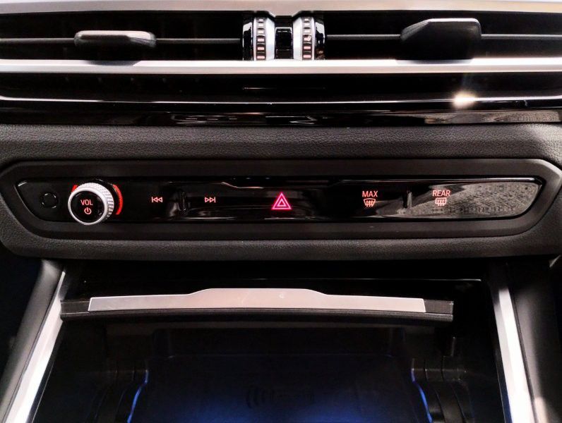 320d xDrive Berline RHD