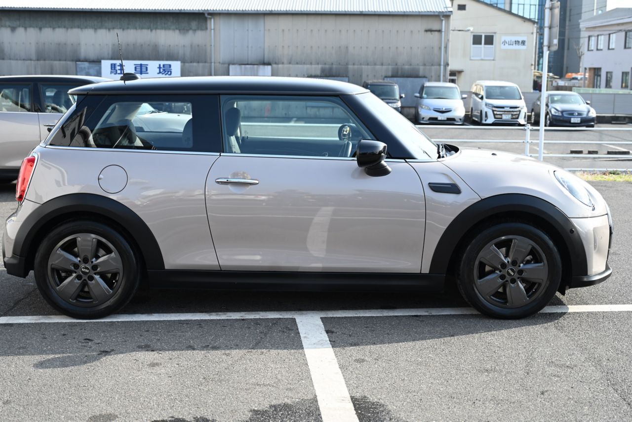 MINI Cooper F56 RHD
