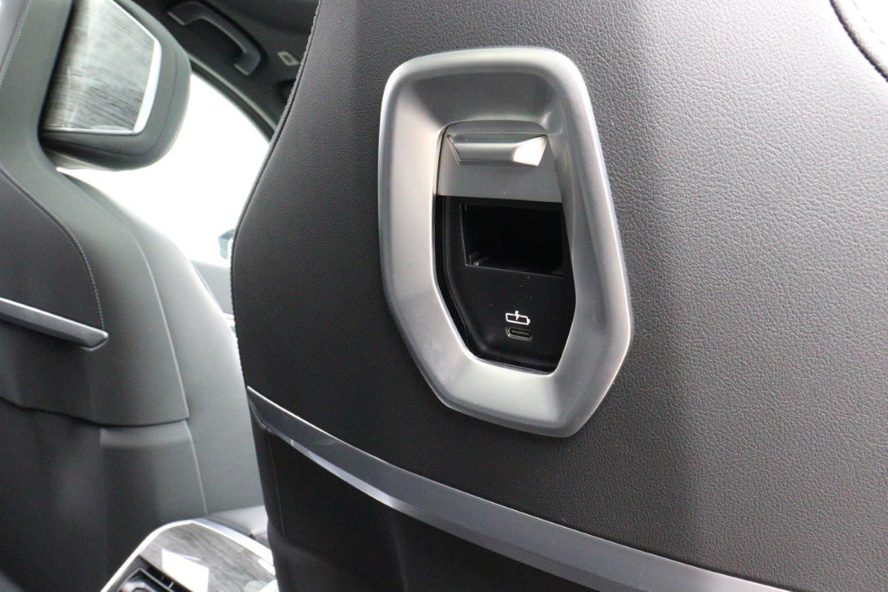 BMW i7 eDrive50 Sedan RHD
