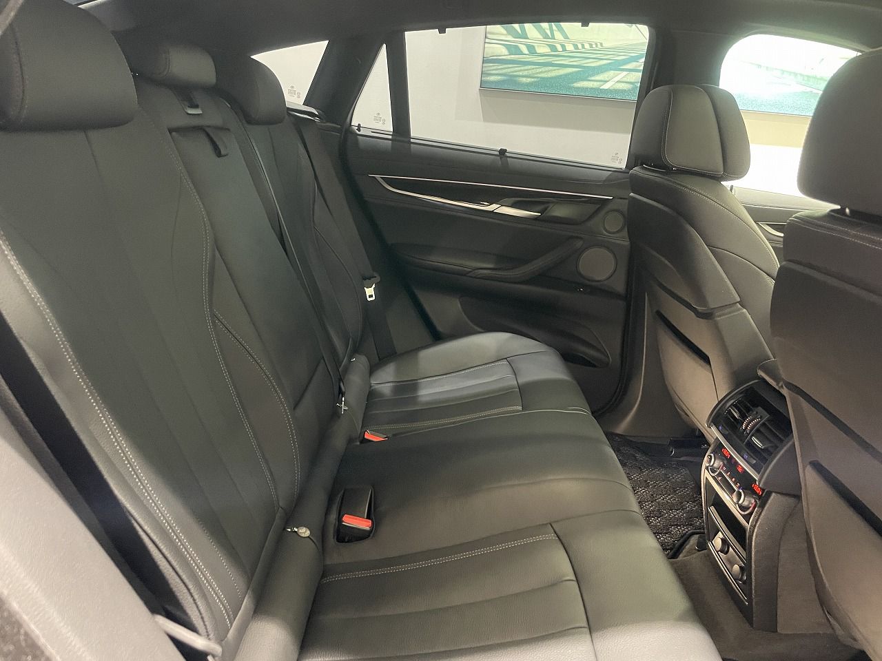 X6 XDRIVE 50I RHD