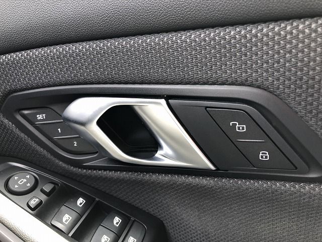 G20 320i Saloon RHD MX