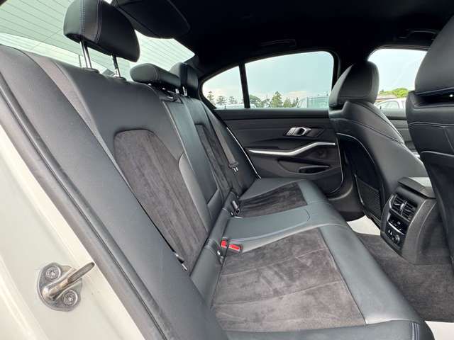 G20 320i Saloon RHD TU