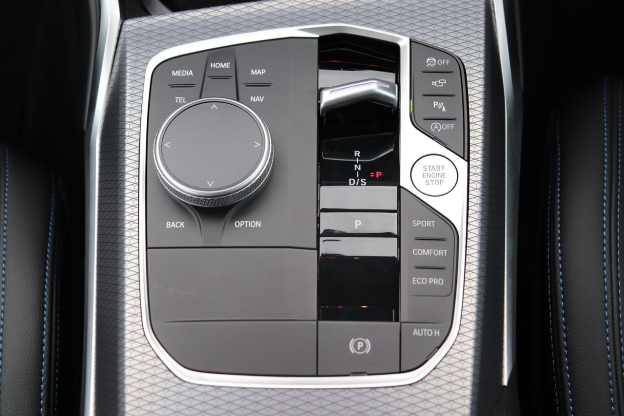 320d xDrive Berline RHD