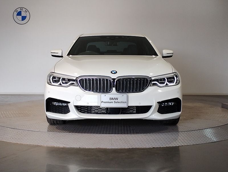 523d M Sport | 520 | 5シリーズ | BMW | 車両 | IUCP JP BMW Website