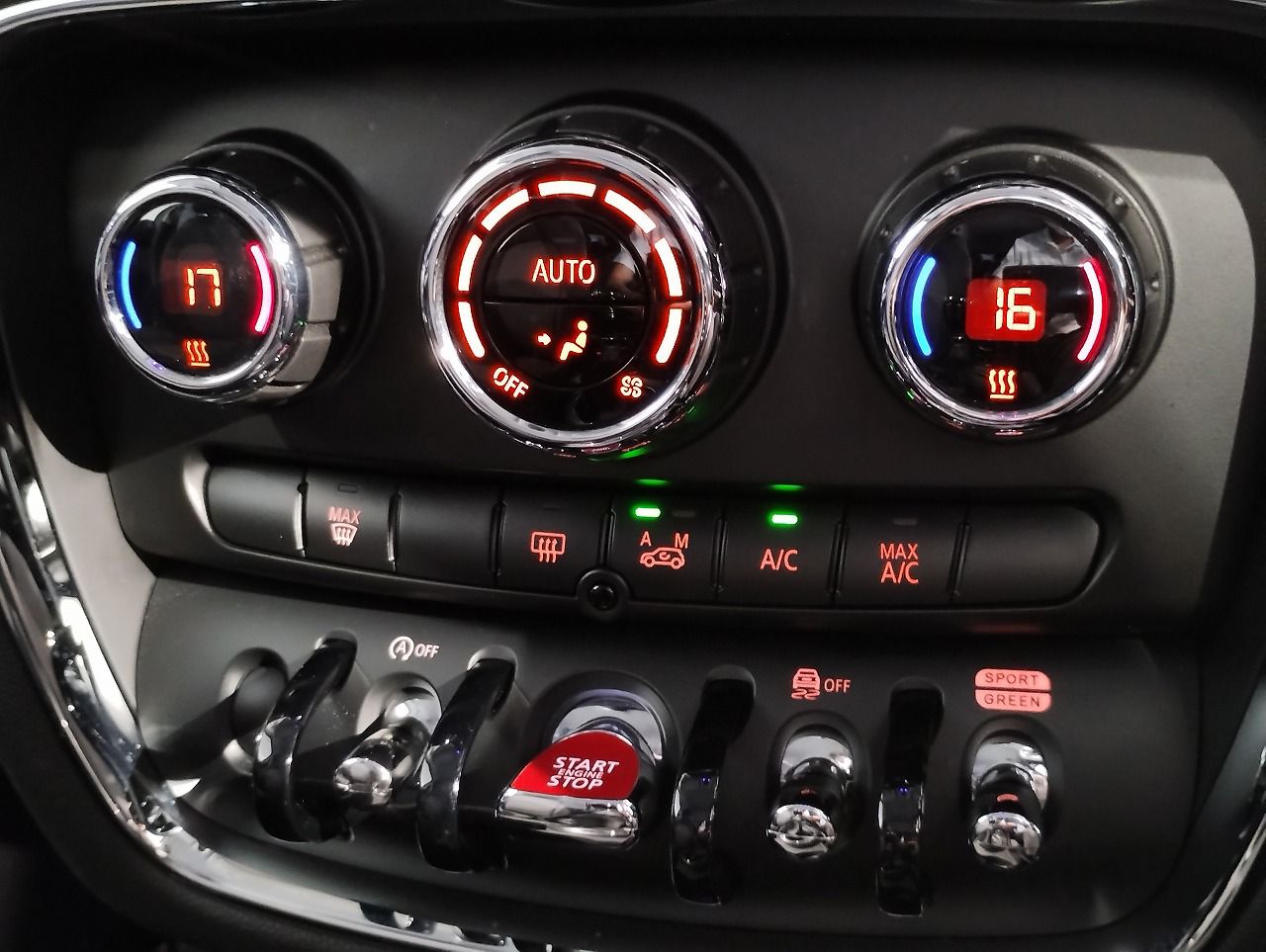 MINI CLUBMAN COOPER D