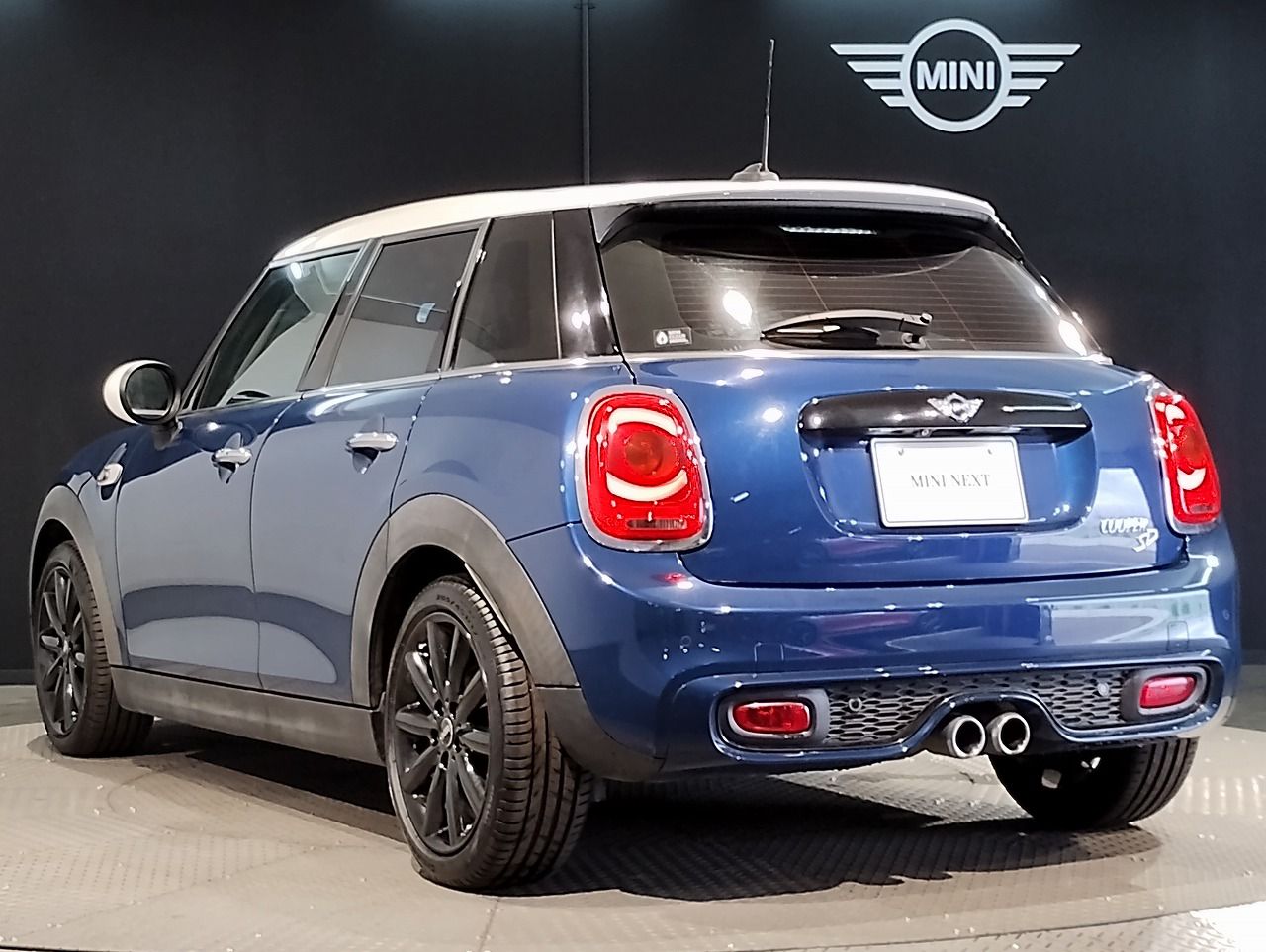 F55 COOPER S D(AT)