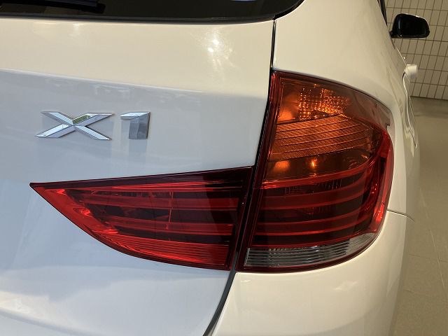 X1 SDRIVE20I RHD