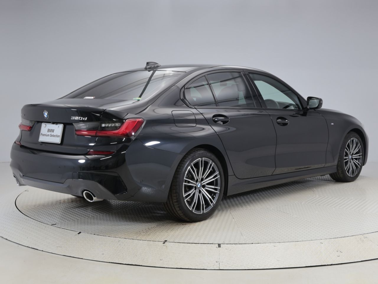 G20 320d xDrive RHD Saloon