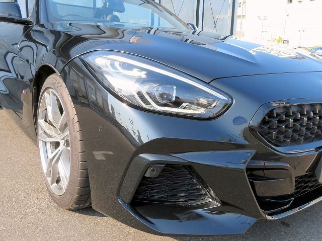 G29 z4 sDrive20i RHD