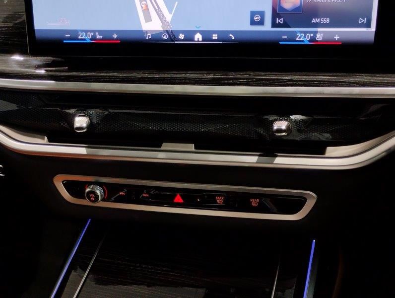 X7 xDrive40d RHD US