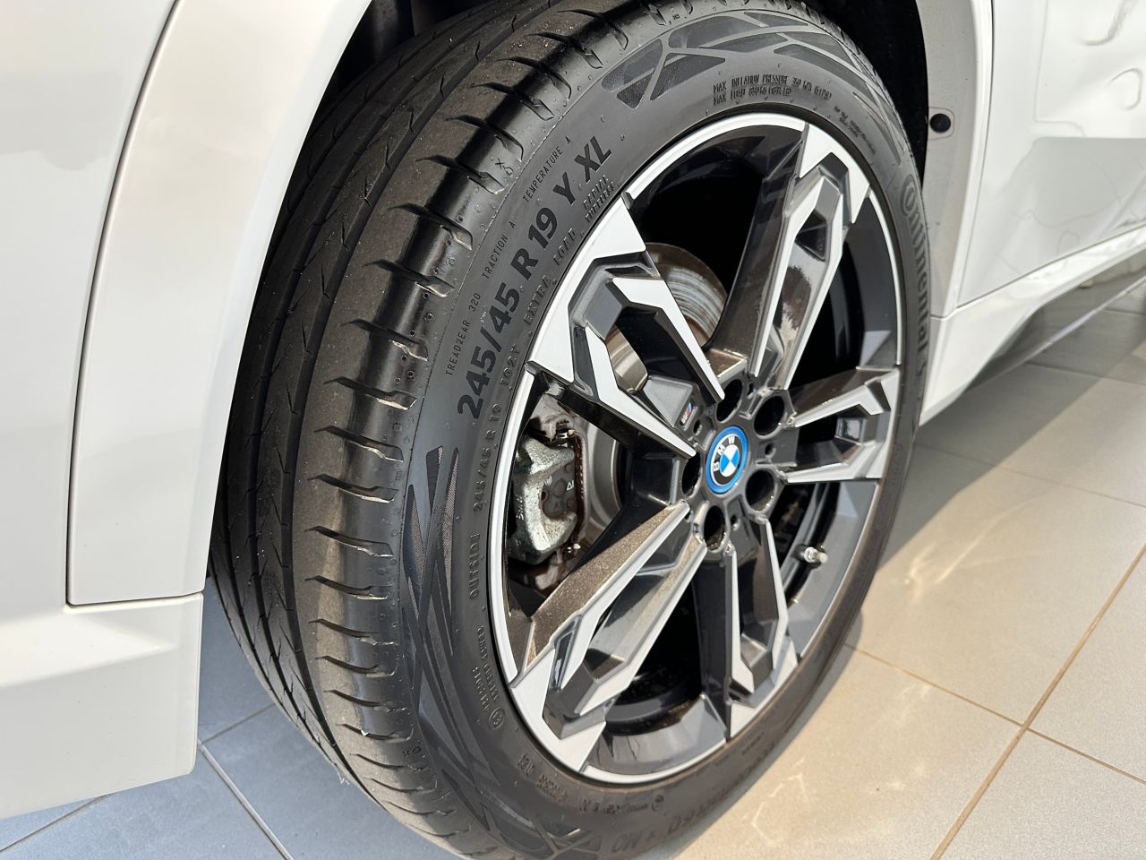 U11 iX1 xDrive30