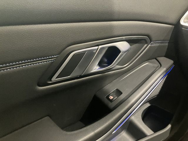 G20 320i Saloon RHD TU