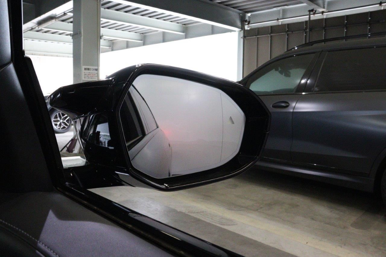 BMW i7 M70 xDrive Sedan RHD