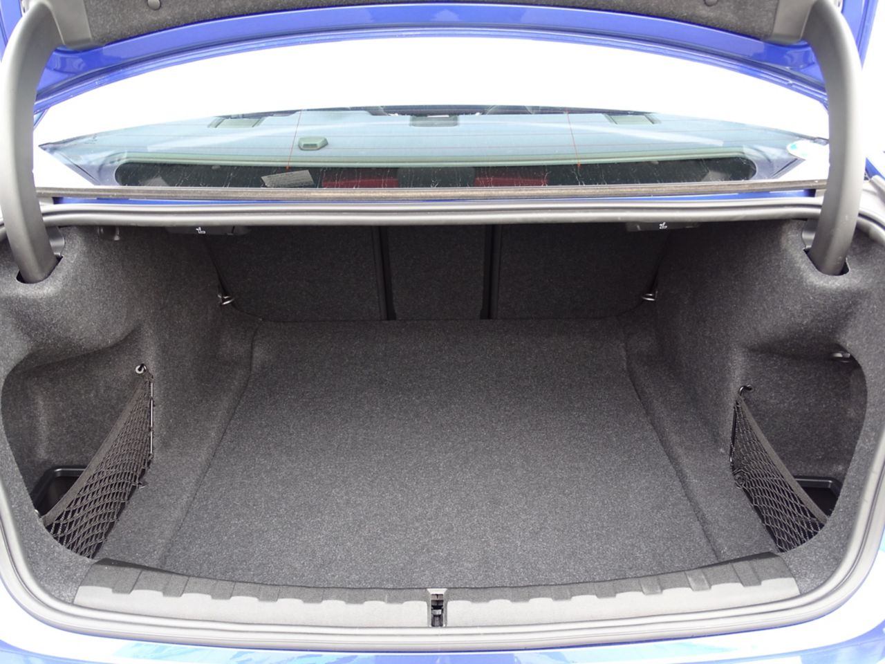 G20 320d xDrive RHD Saloon