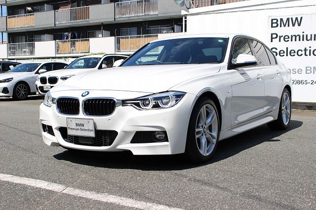 320I SEDAN RHD