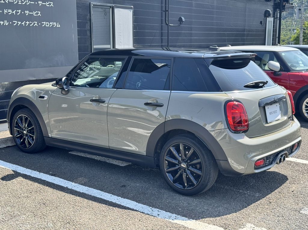 F55 COOPER S D(AT)