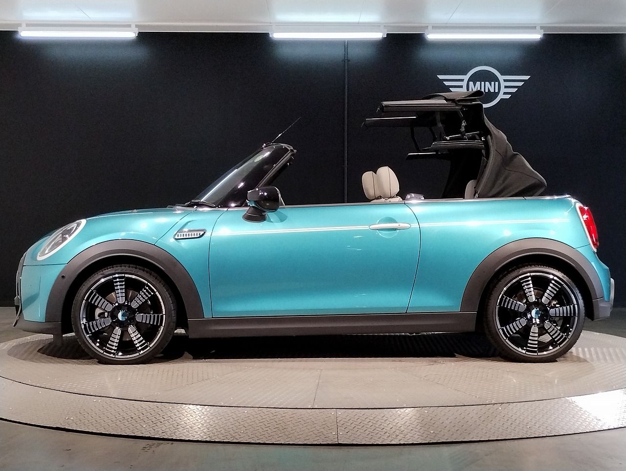 MINI Cooper S Convertible RHD